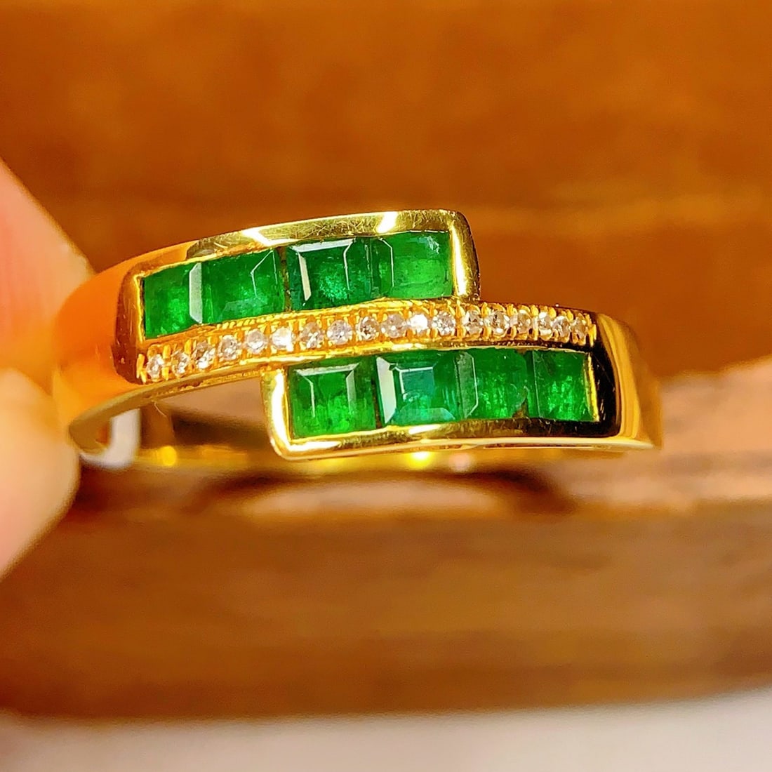 14k Gold 1.2 Ct Vivid Green Natural Emerald & Diamond Ring - 3