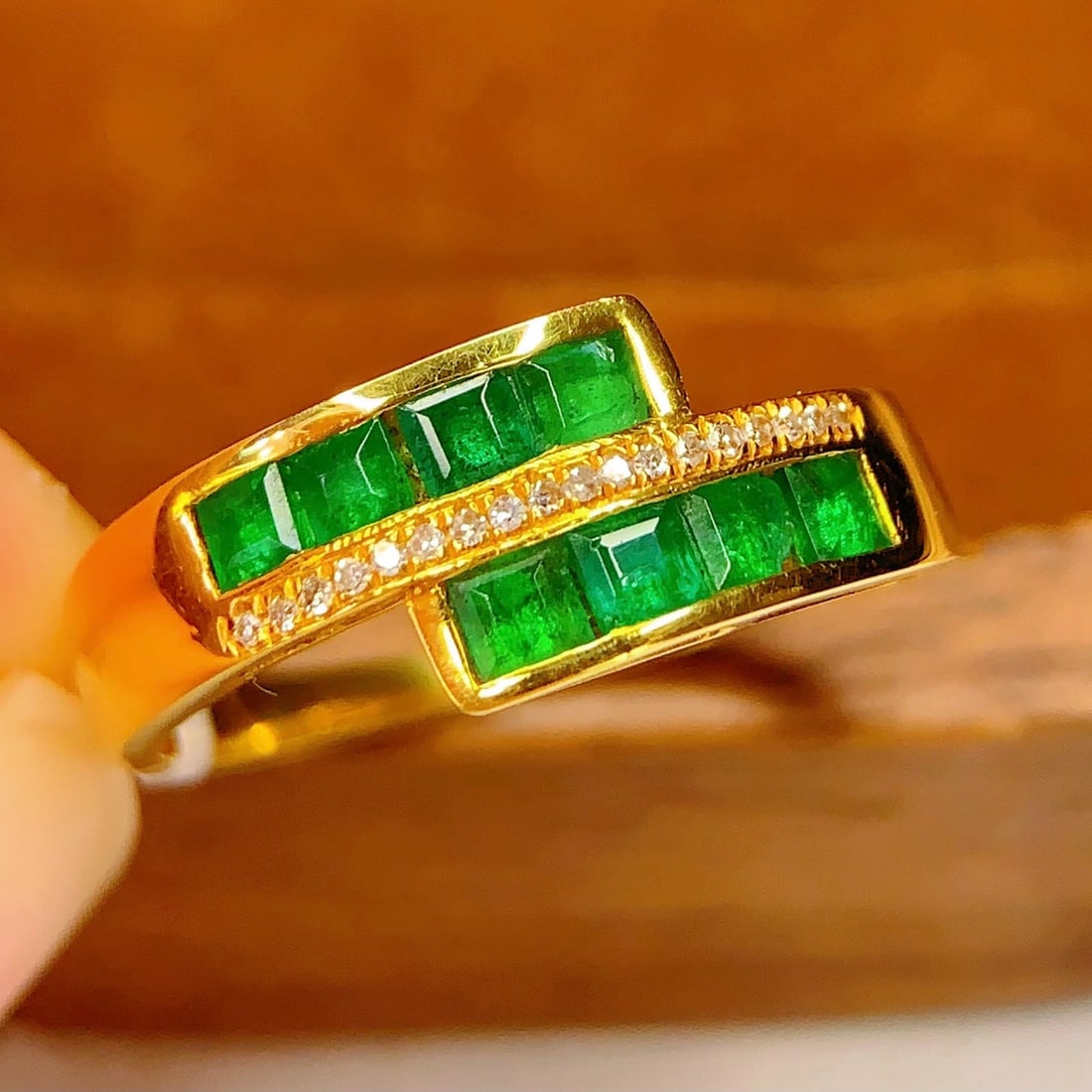 14k Gold 1.2 Ct Vivid Green Natural Emerald & Diamond Ring - 5