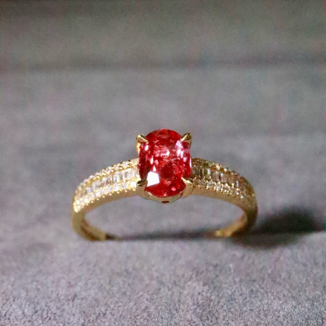 14k Gold 1.26 Ctw Natural Ruby & Diamond Ring: Ref:231170450 // gold content:14k gold // ring size:7. 25us // // main gemstone:ruby // shape:oval // carat weight:1. 0ct // color:red // treatment:natural // // adjacent gemstone 2 : diamond //