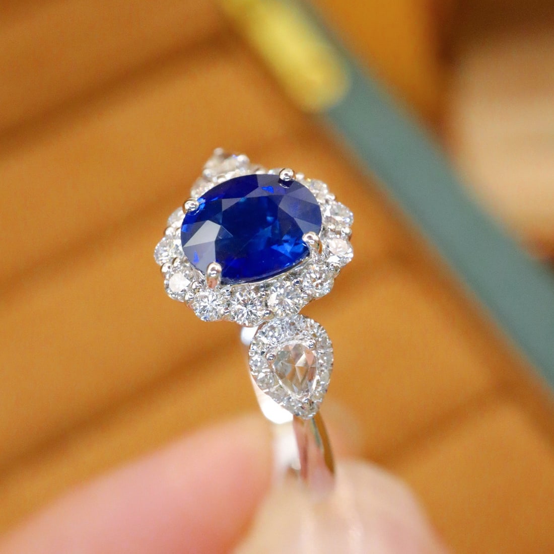 14k Gold 1.52 Ctw Vivid Blue Natural Sapphire & Diamond Ring - 3
