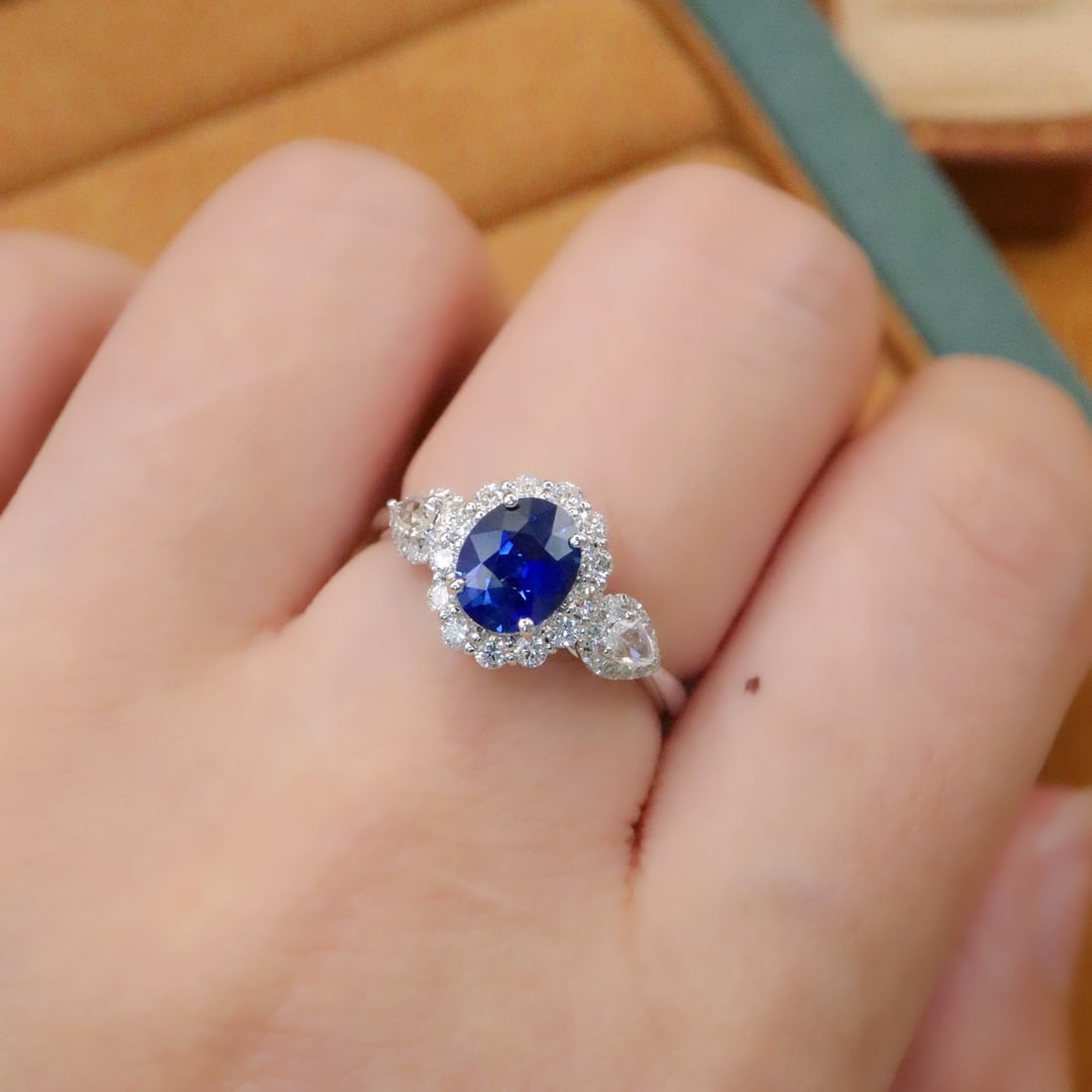 14k Gold 1.52 Ctw Vivid Blue Natural Sapphire & Diamond Ring - 5