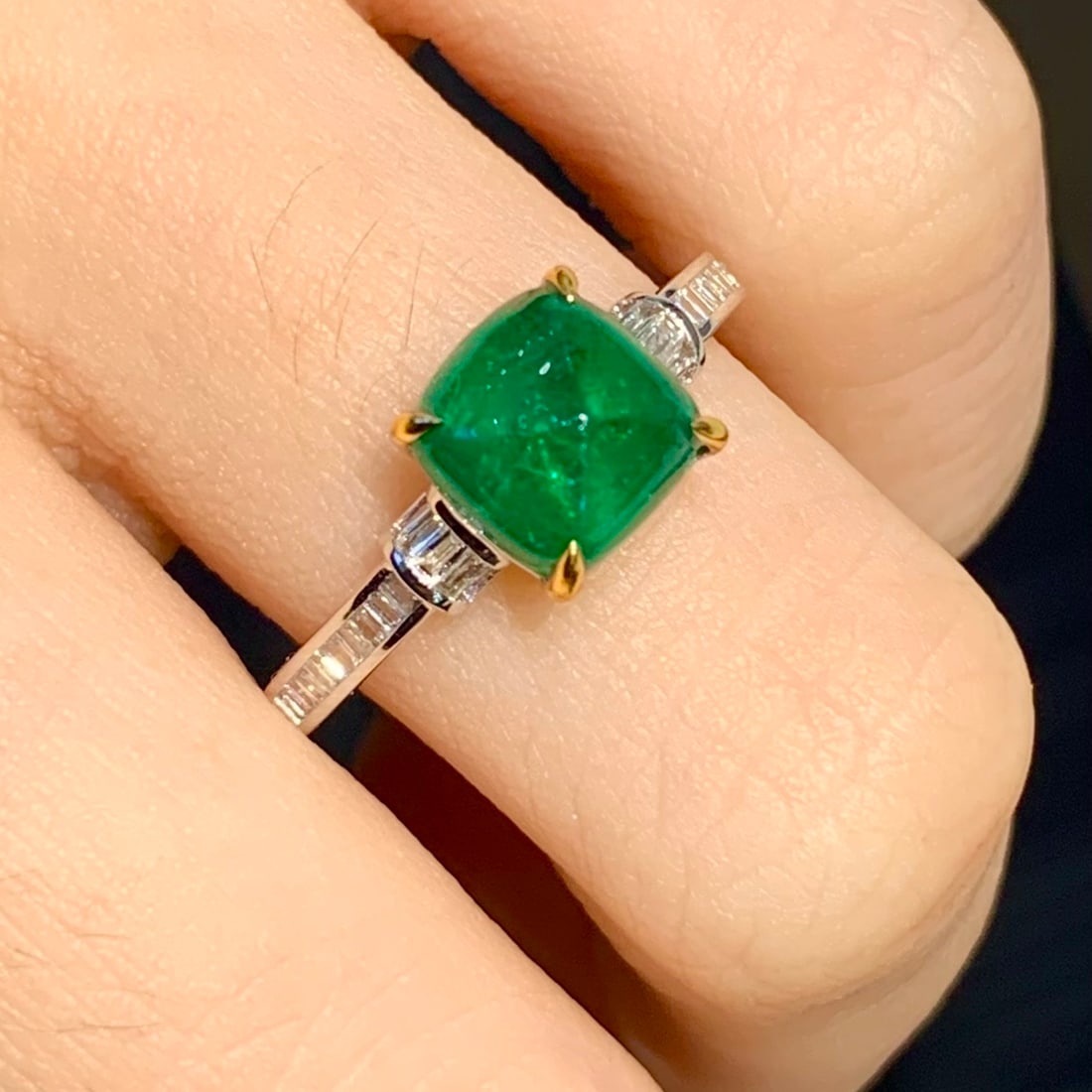 14k Gold 1.9 Ct Natural Emerald & Diamond Ring - 2