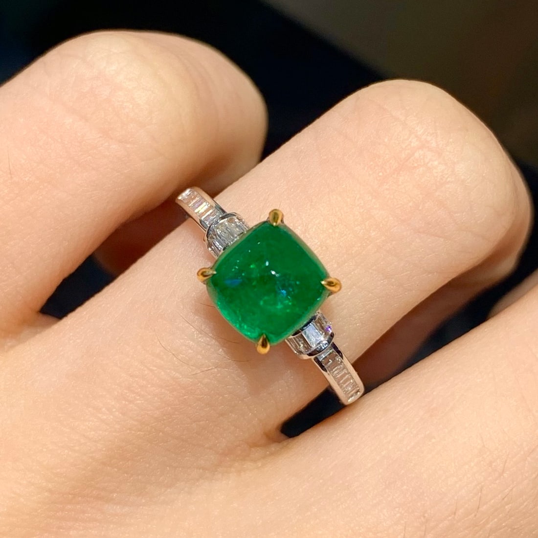 14k Gold 1.9 Ct Natural Emerald & Diamond Ring - 4