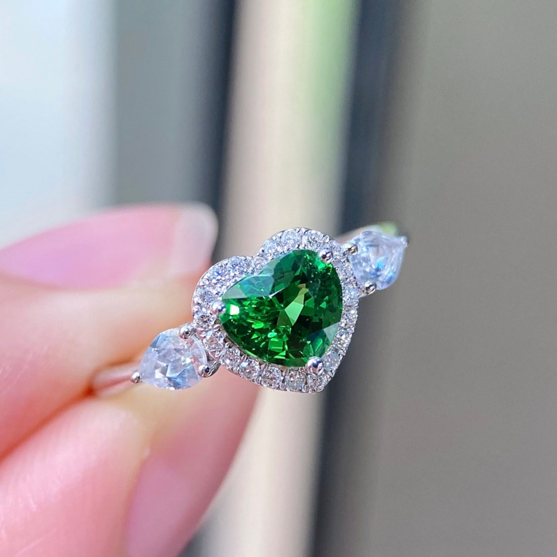 14k Gold 1.01 Ctw Vivid Green Natural Tsavorite & Diamond Ring - 2