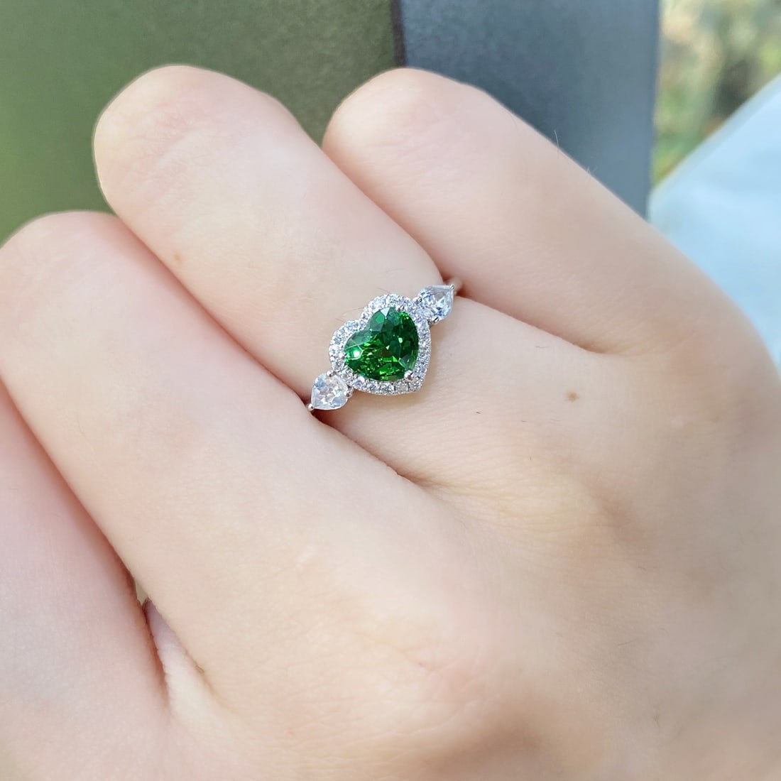 14k Gold 1.01 Ctw Vivid Green Natural Tsavorite & Diamond Ring - 3