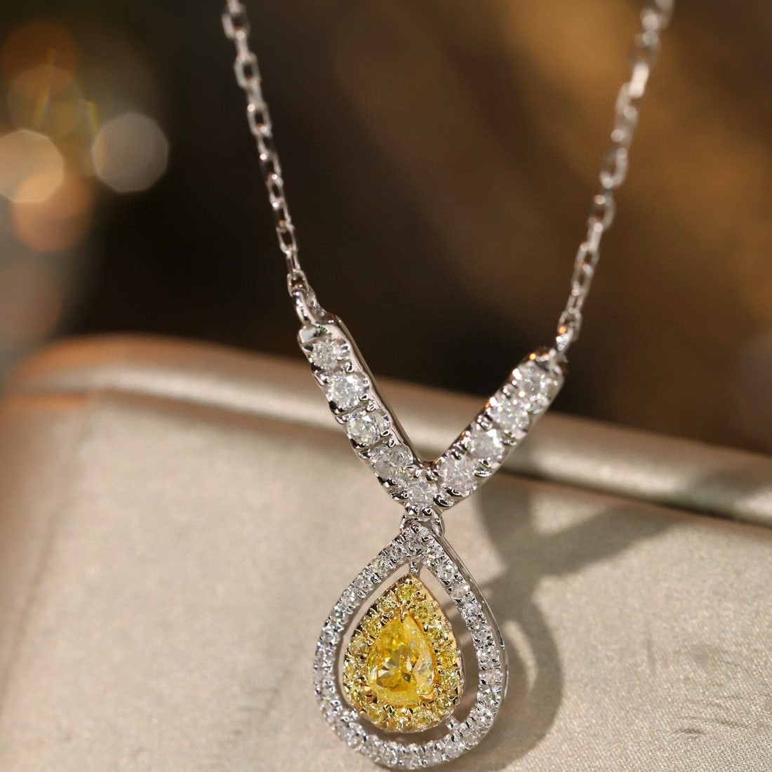 14k Gold 0.5 Ct Natural Color Diamond Necklace - 2