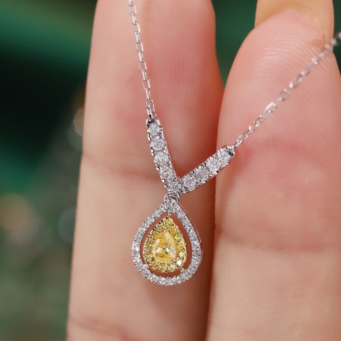 14k Gold 0.5 Ct Natural Color Diamond Necklace - 5