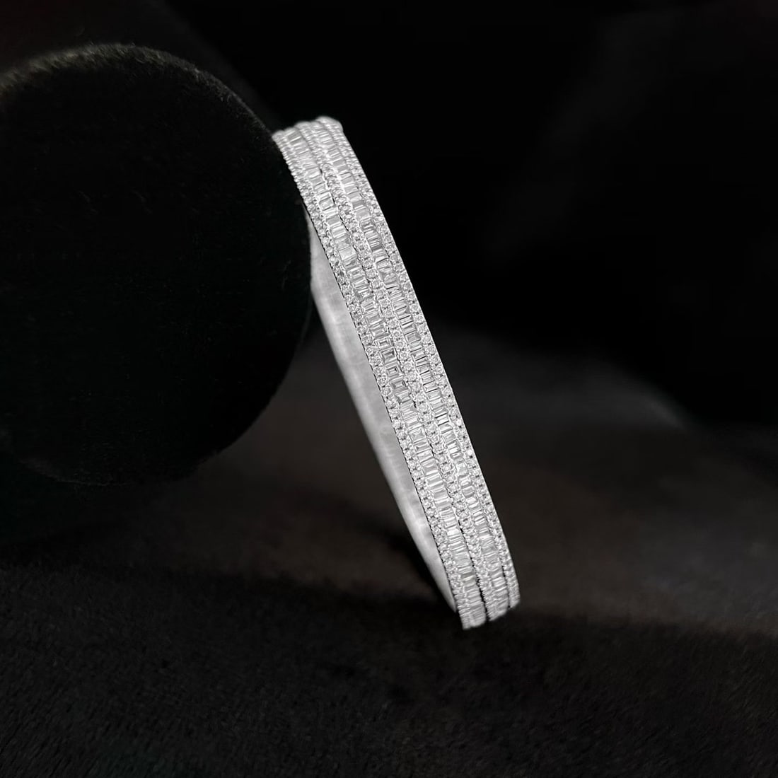 14k Gold 4.5 Ct Natural H Diamond Bangle - 4
