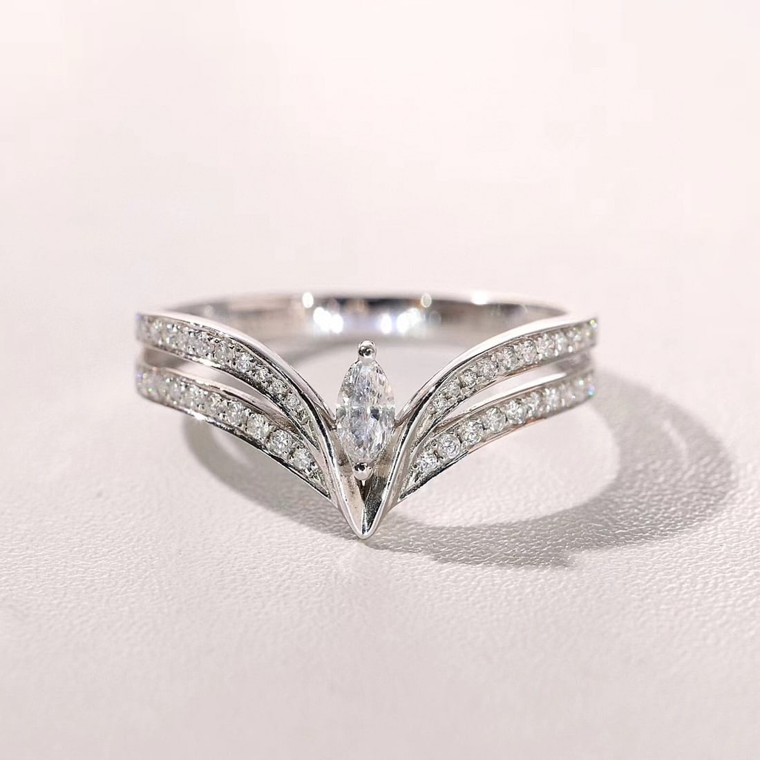 14k Gold 0.32 Ct Natural H Diamond Ring - 2