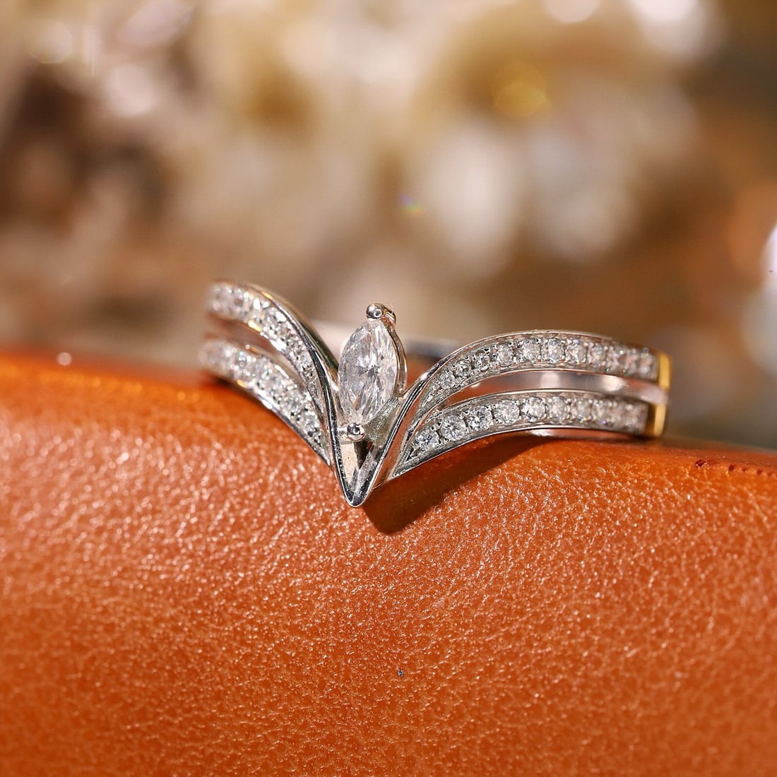 14k Gold 0.32 Ct Natural H Diamond Ring - 3