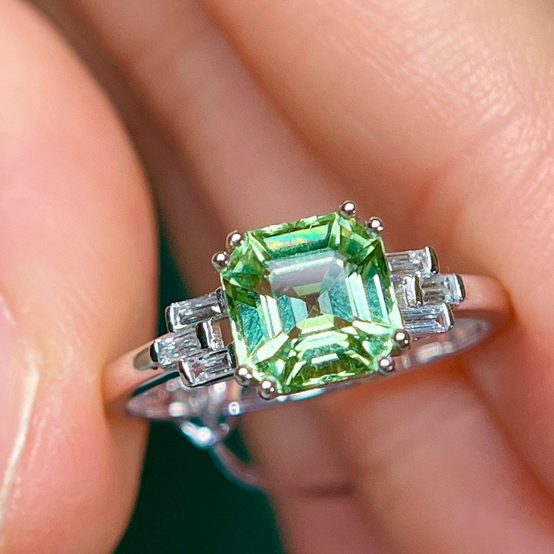 14k Gold 1.24 Ctw Natural Tourmaline & Diamond Ring: Ref:231167206 // gold content:14k gold // ring size:7. 25us // // main gemstone:tourmaline // shape:octagonal // carat weight:1. 15ct // color:green // treatment:natural // // adjacent gemstone 2 :