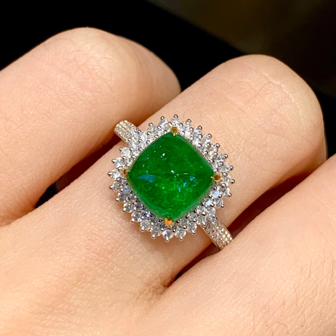 14k Gold 2.4 Ct Vivid Green Natural Emerald & Diamond Ring - 4
