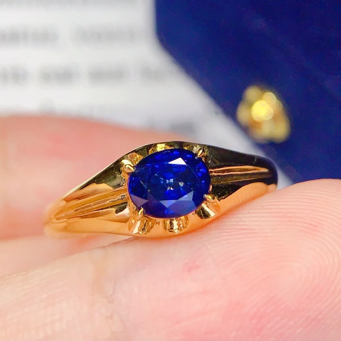 14k Gold 0.9 Ct Natural Sapphire Ring - 5