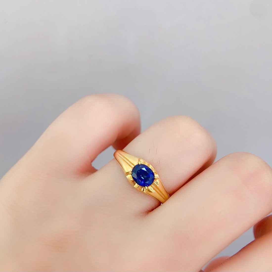 14k Gold 0.9 Ct Natural Sapphire Ring - 6