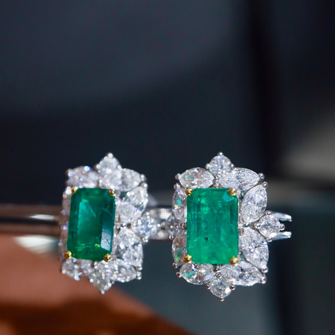 14k Gold 2.62 Ctw Natural Emerald & Diamond Earrings - 8