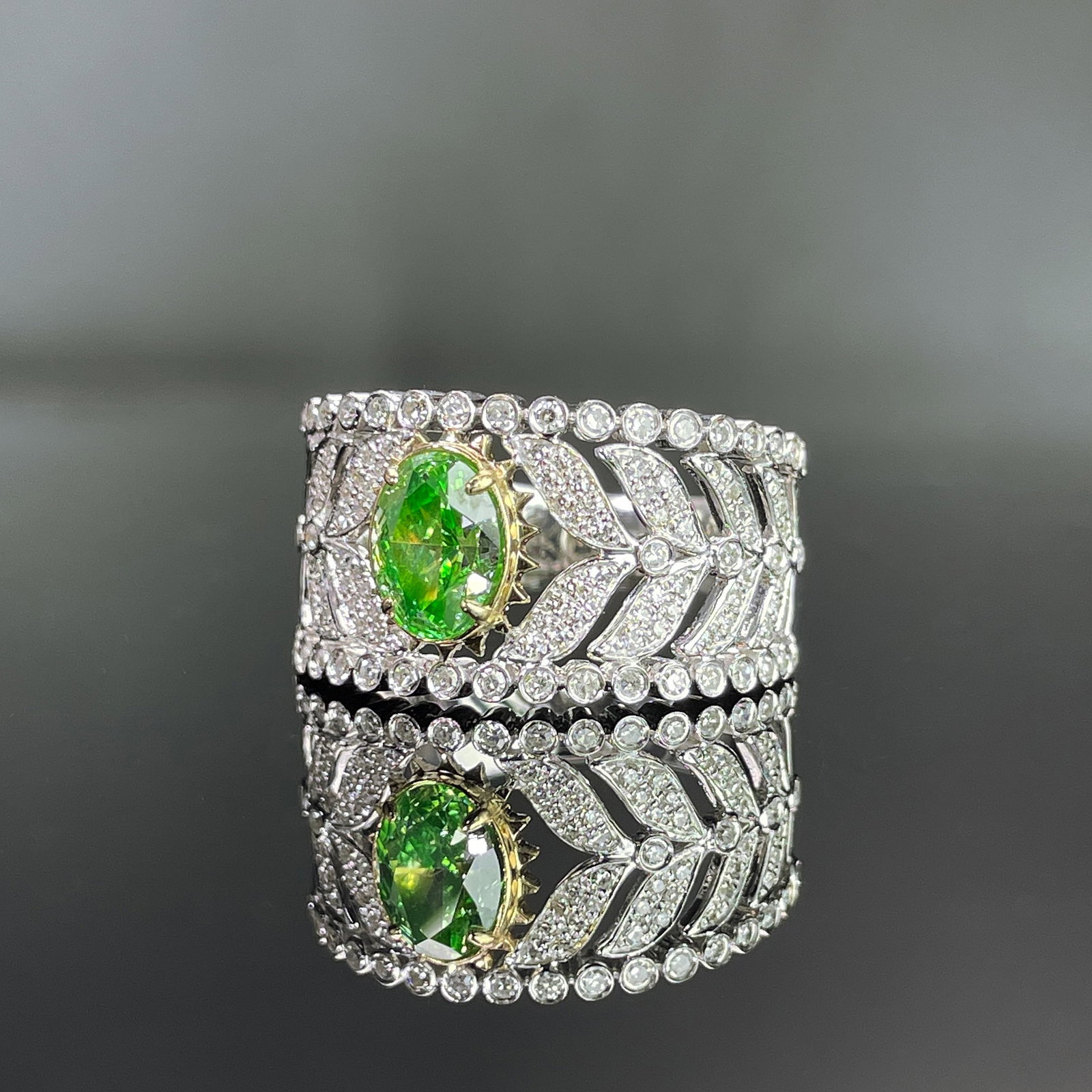14k Gold 1.72 Ctw Natural Green Diamond & Diamond Ring - 2