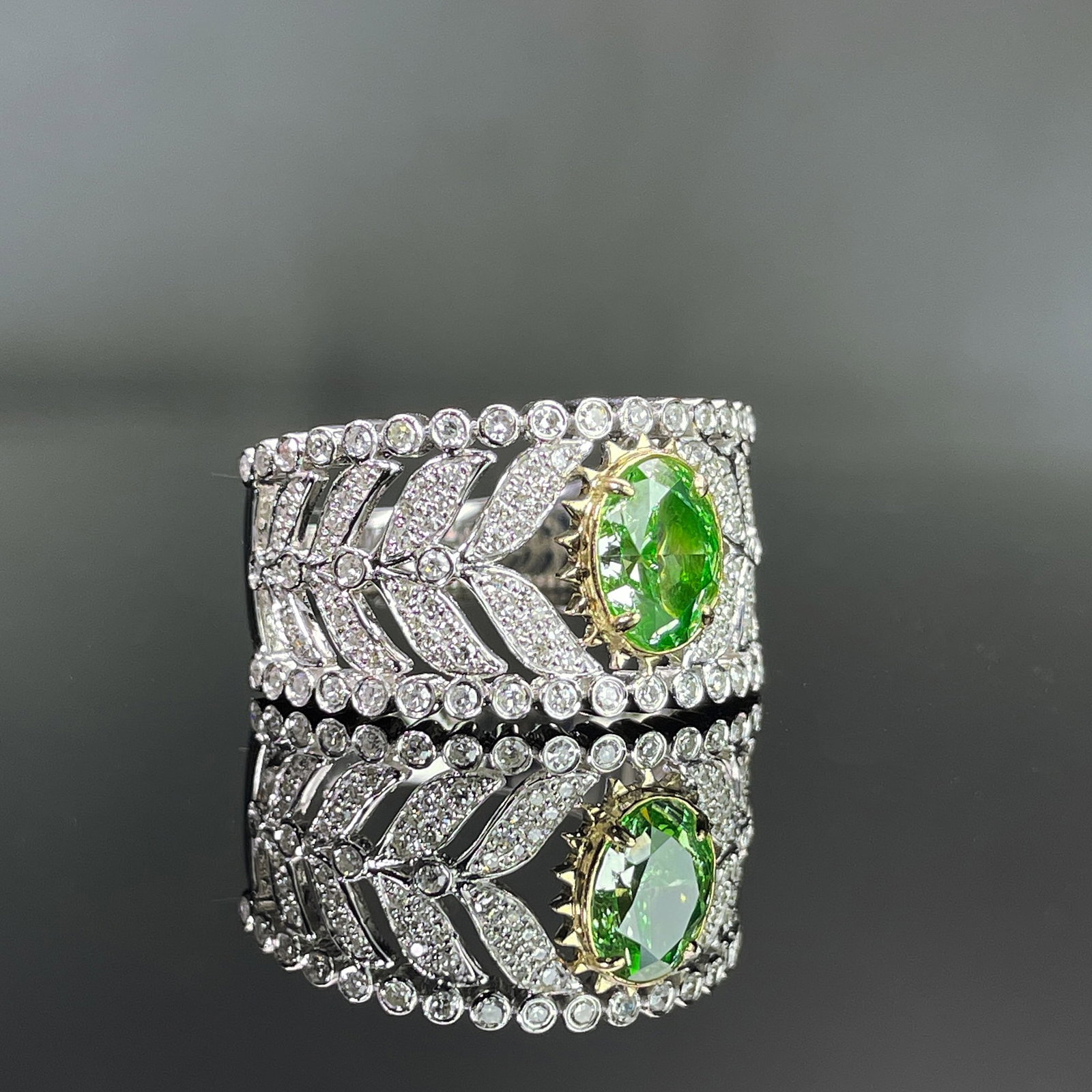 14k Gold 1.72 Ctw Natural Green Diamond & Diamond Ring - 3