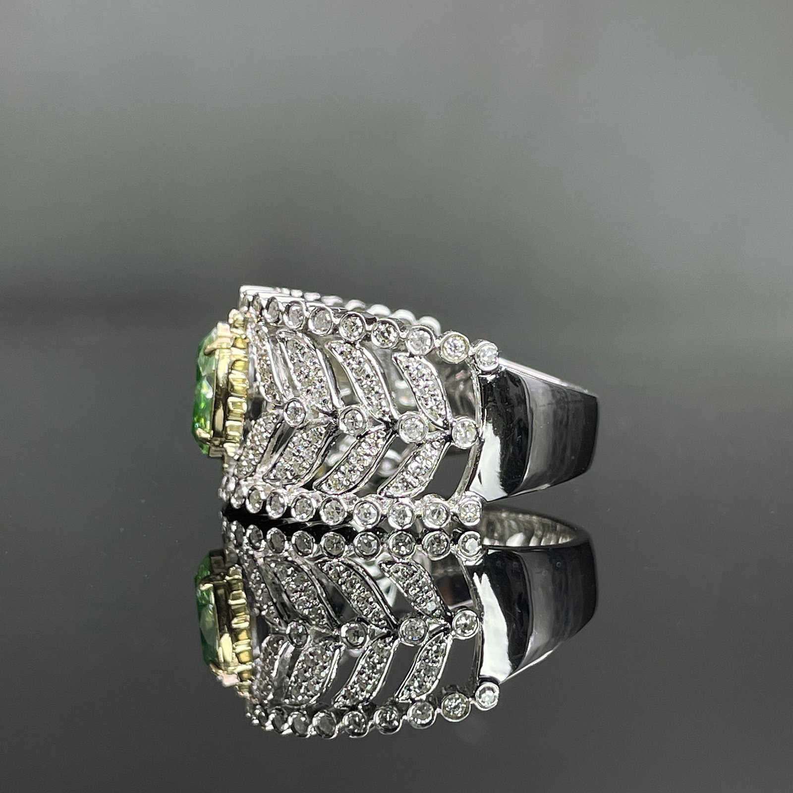 14k Gold 1.72 Ctw Natural Green Diamond & Diamond Ring - 6