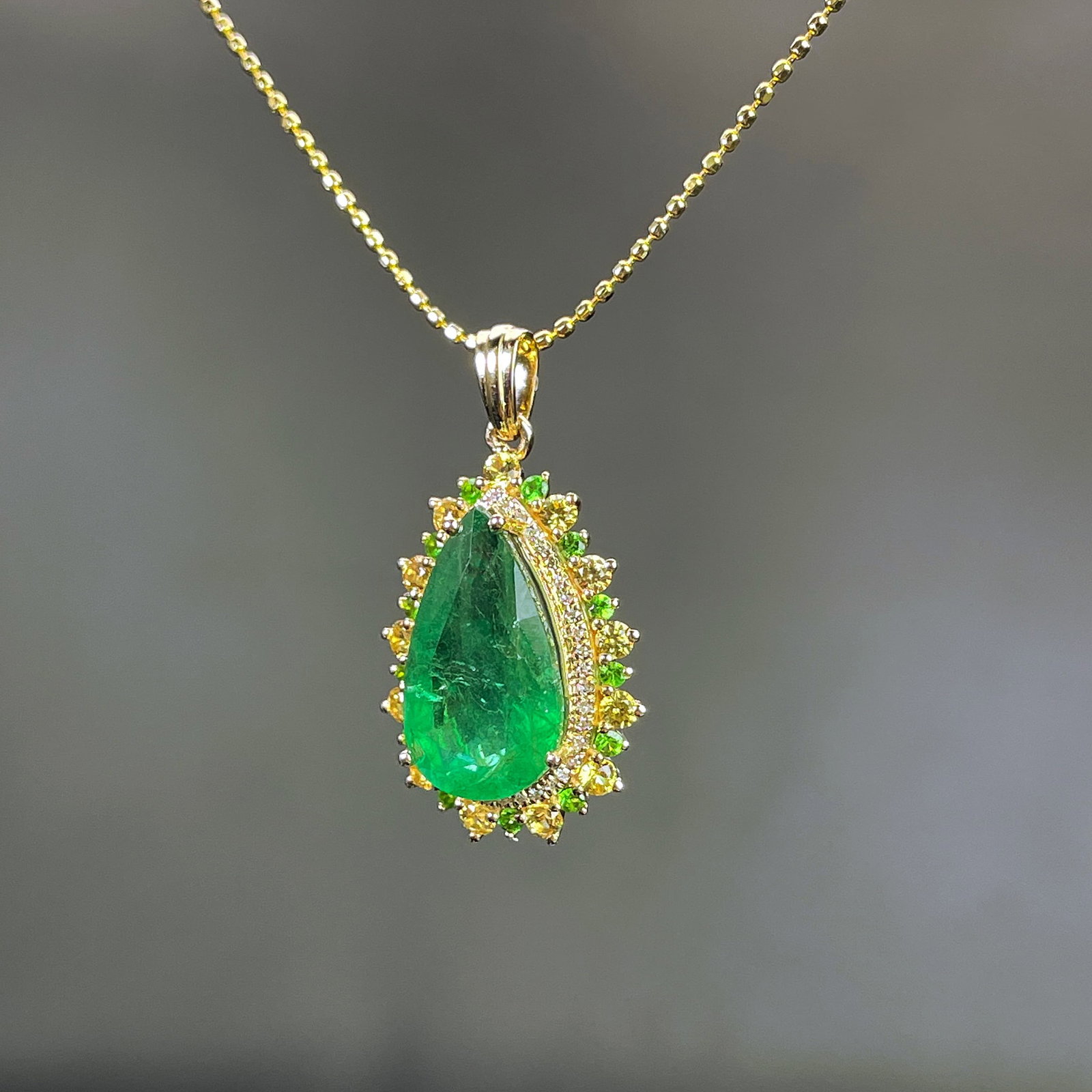14k Gold 3.12 Ctw Natural Emerald & Diamond Pendant( Without Chain ) - 2