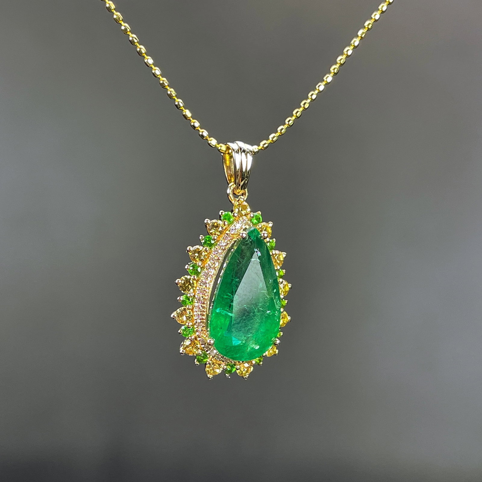 14k Gold 3.12 Ctw Natural Emerald & Diamond Pendant( Without Chain ) - 3