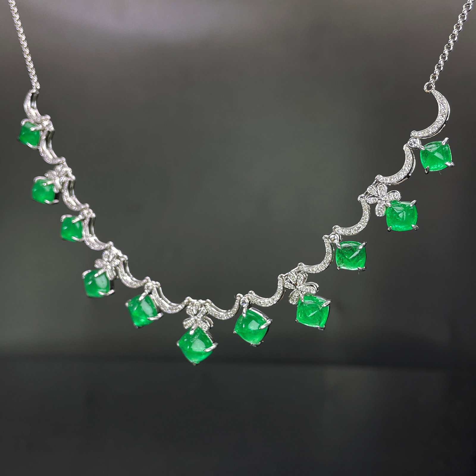 14k Gold 11.22 Ctw Natural Emerald & Diamond Necklace - 2