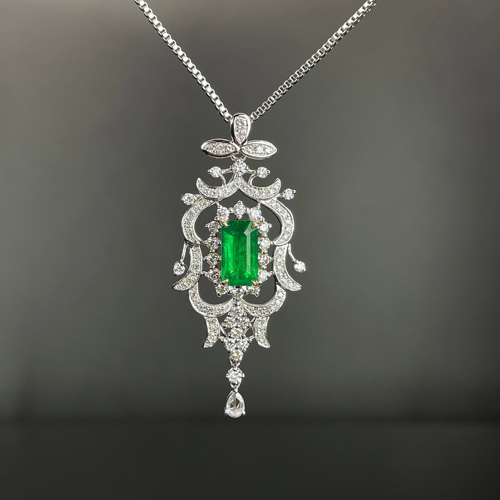 14k Gold 1.01 Ctw Natural Emerald & Diamond Pendant( Without Chain ): Ref:231168017 // gold content:14k gold // main gemstone:emerald // shape:octagonal // carat weight:0. 51ct // color:green // treatment:natural // // adjacent gemstone 2 : diamond // shape:multiple // 