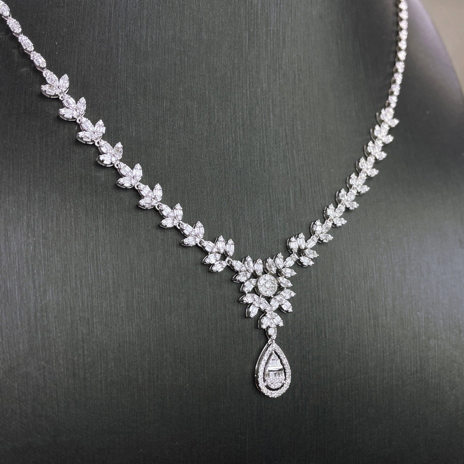 14k Gold 3.82 Ct Natural H Diamond Necklace - 2