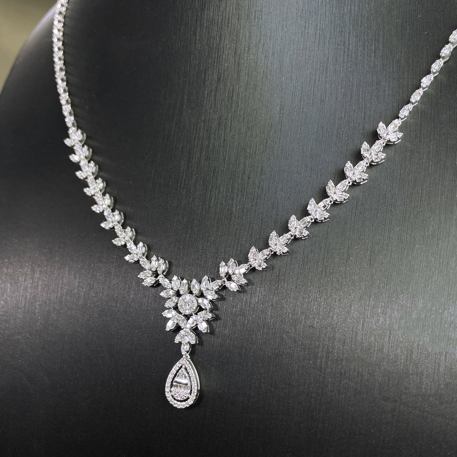14k Gold 3.82 Ct Natural H Diamond Necklace - 3