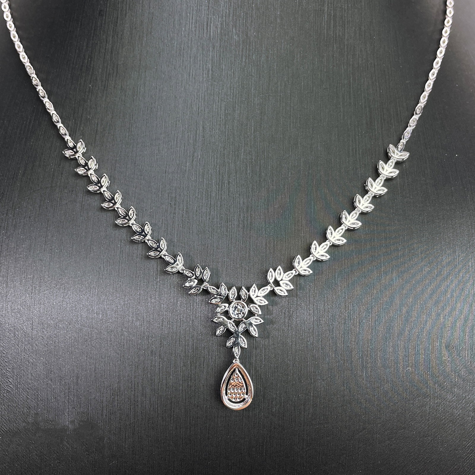 14k Gold 3.82 Ct Natural H Diamond Necklace - 4