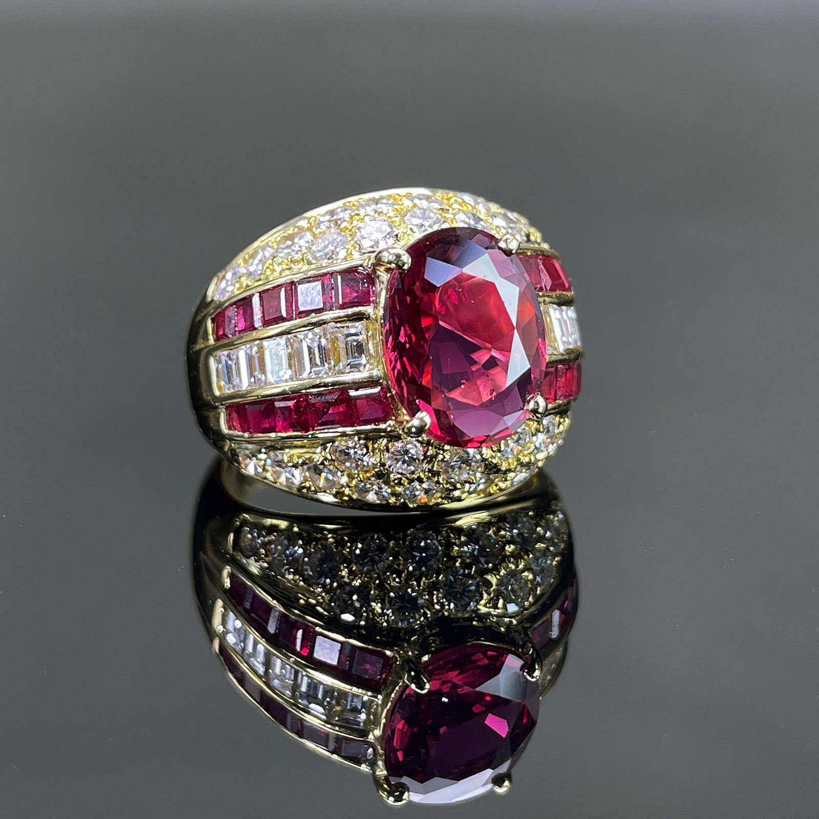 14k Gold 4.5 Ctw Natural Ruby & Diamond Ring - 3
