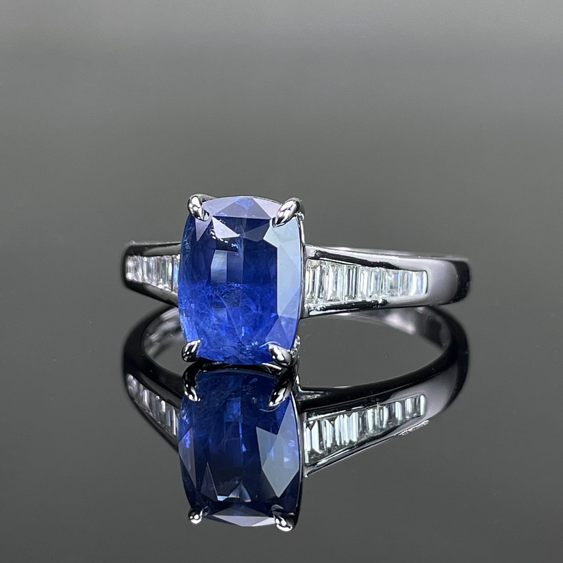 14k Gold 2.62 Ctw Natural Sapphire & Diamond Ring - 2