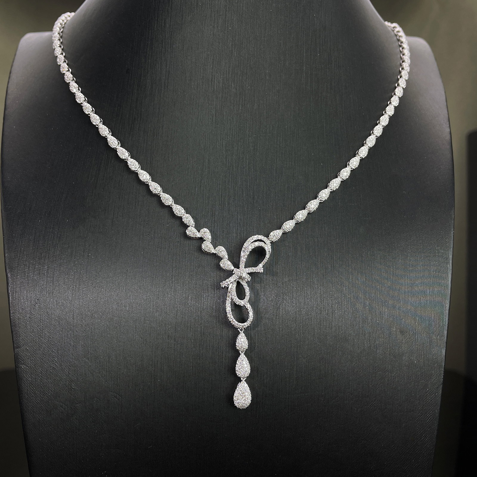 14k Gold 1.48 Ct Natural H Diamond Necklace: Ref:231168045 // gold content:14k gold // main gemstone:diamond // shape:round // carat weight:1. 48ct // clarity grade:vs-si // color:h // treatment:natural // cut grade:g // Condition: New Low