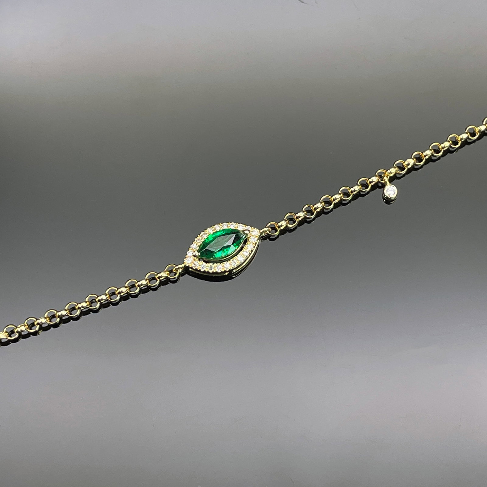 14k Gold 0.38 Ctw Vivid Green Natural Emerald & Diamond Bracelet - 3