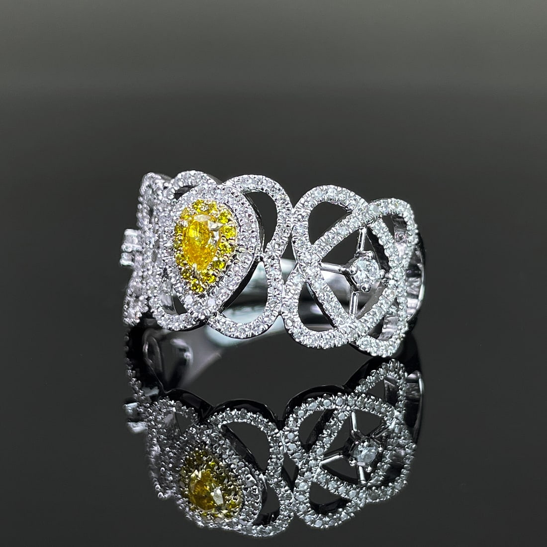 14k Gold 0.57 Ctw Natural Yellow Diamond & Diamond Ring - 2