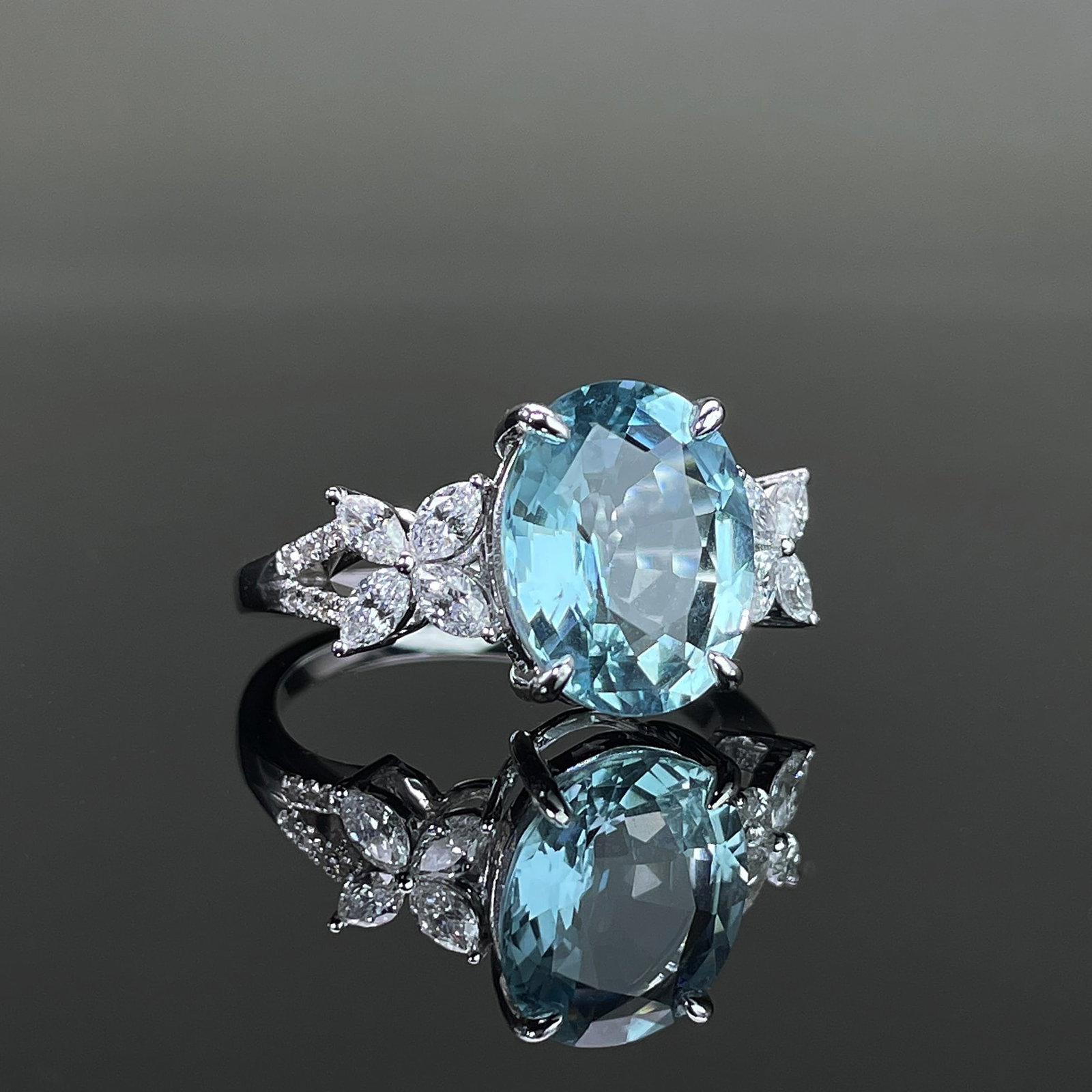 14k Gold 3.38 Ctw Natural Aquamarine & Diamond Ring - 3