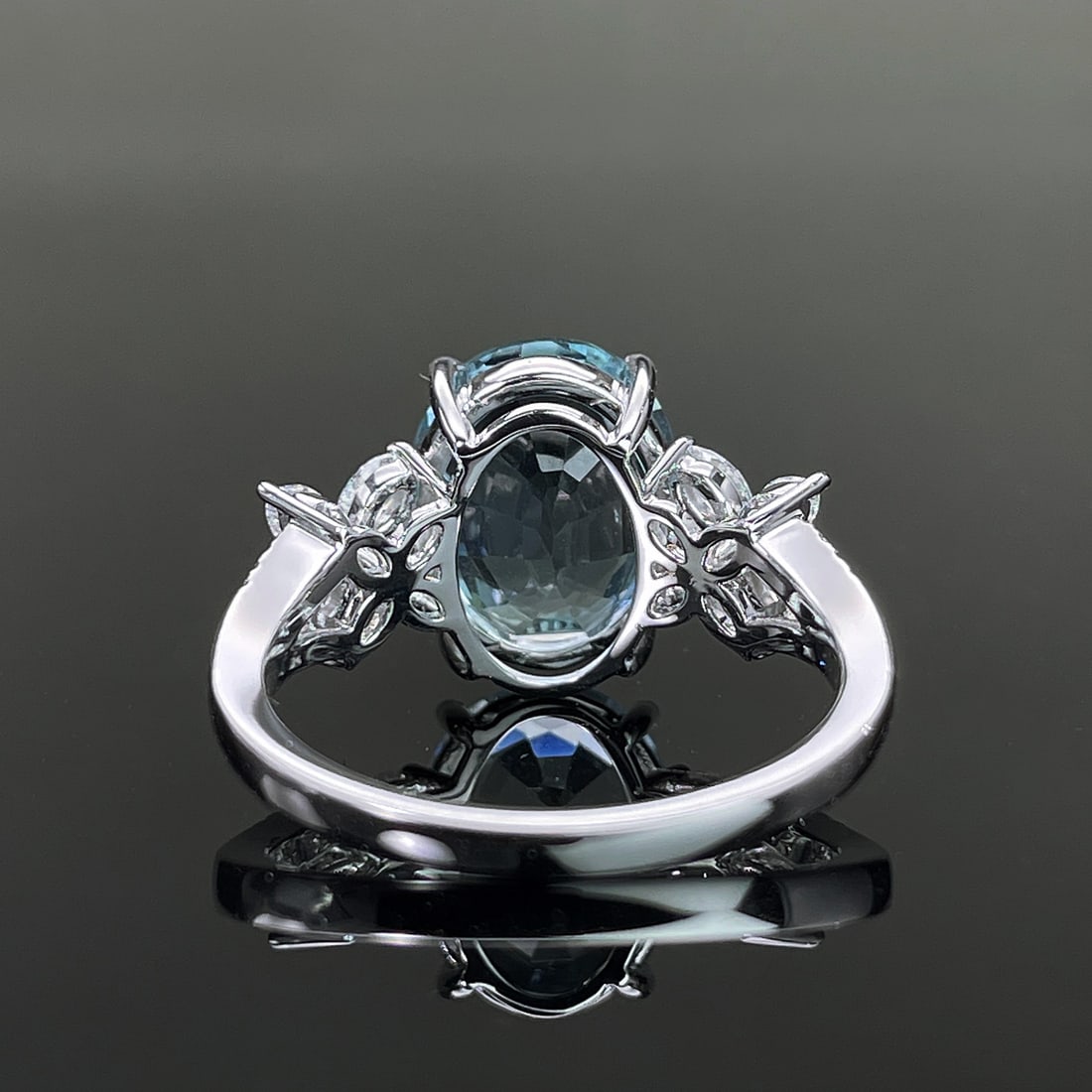 14k Gold 3.38 Ctw Natural Aquamarine & Diamond Ring - 4