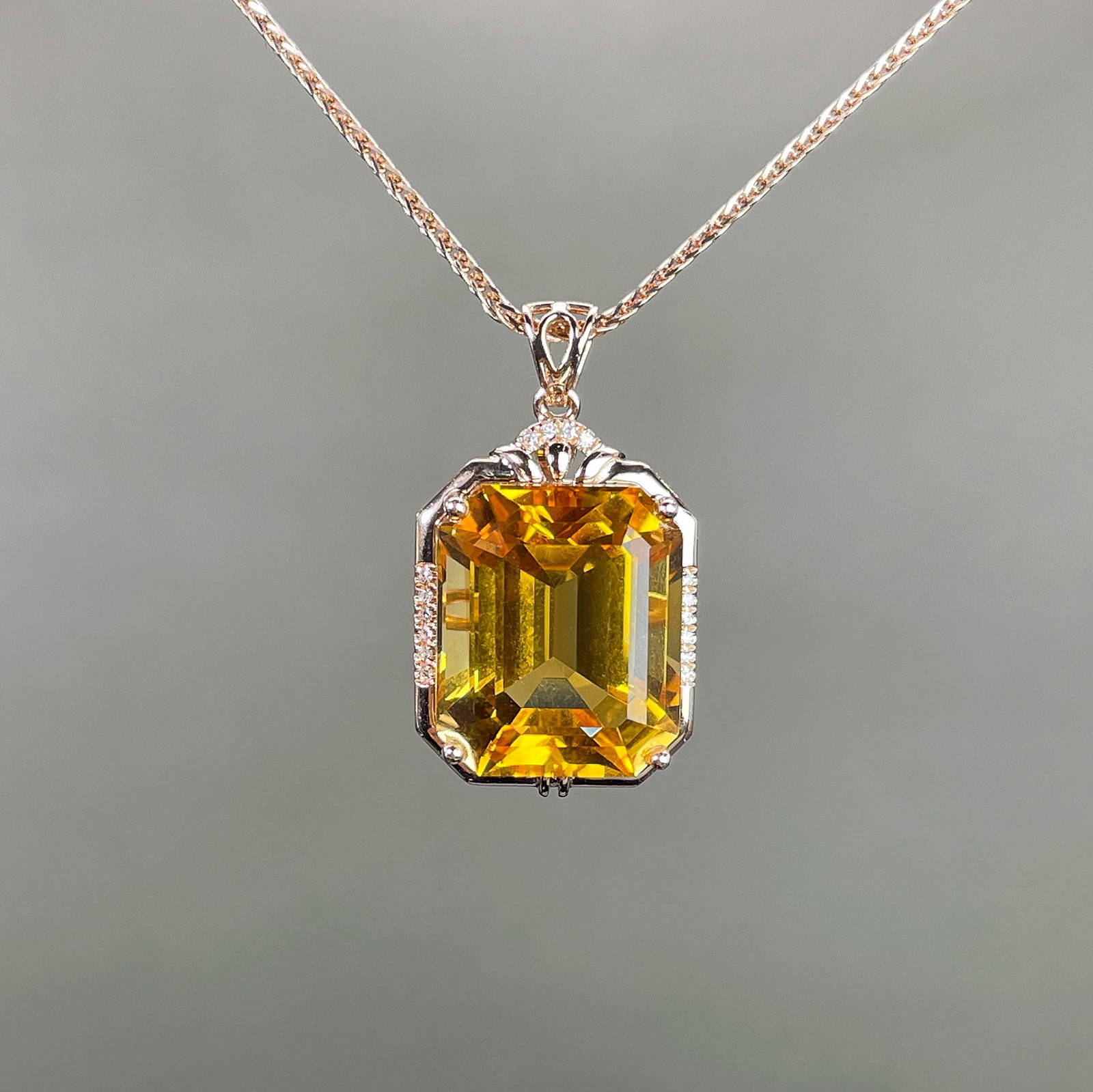 14k Gold 10.00 Ctw Natural Citrine & Diamond Pendant( Without Chain ): Ref:231168053 // gold content:14k gold // main gemstone:citrine // shape:octagonal // carat weight:9. 95ct // color:yellow // treatment:natural // // adjacent gemstone 2 : diamond // shape:round //