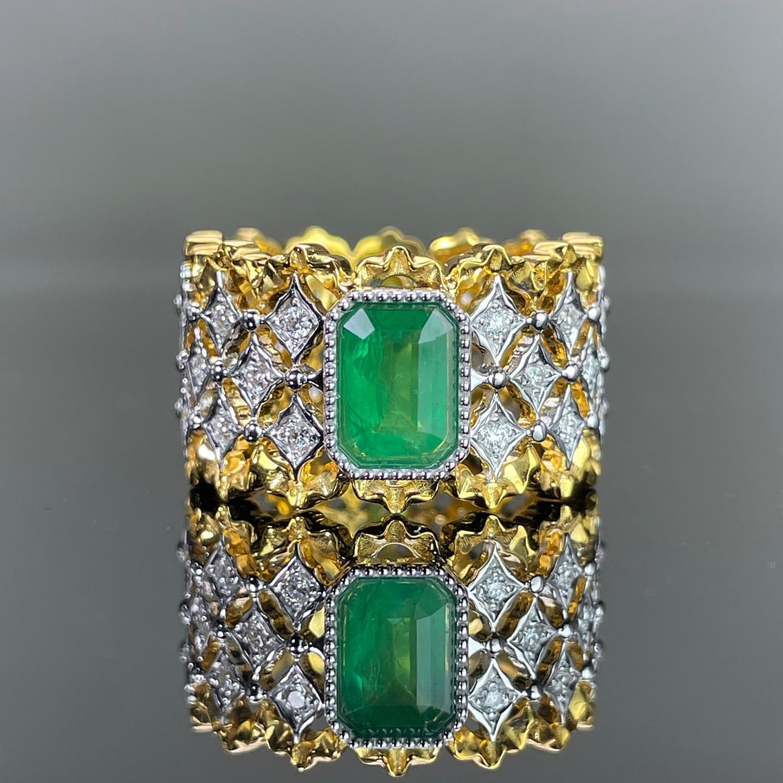 14k Gold 1.24 Ctw Natural Emerald & Diamond Ring: Ref:231168054 // gold content:14k gold // ring size:7. 25us // // main gemstone:emerald // shape:octagonal // carat weight:0. 8ct // color:green // treatment:natural // // adjacent gemstone 2 :