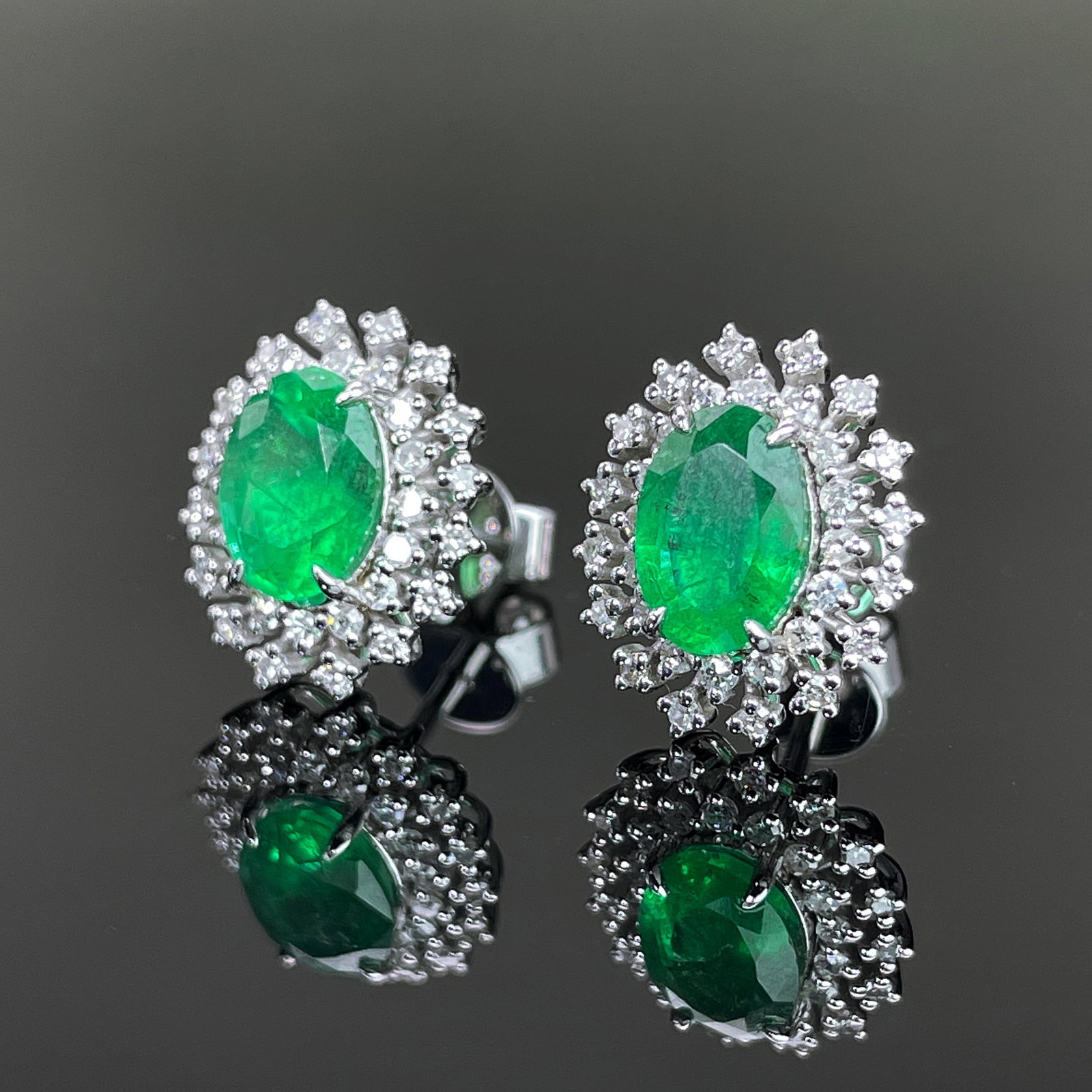 14k Gold 1.62 Ctw Natural Emerald & Diamond Earrings - 2