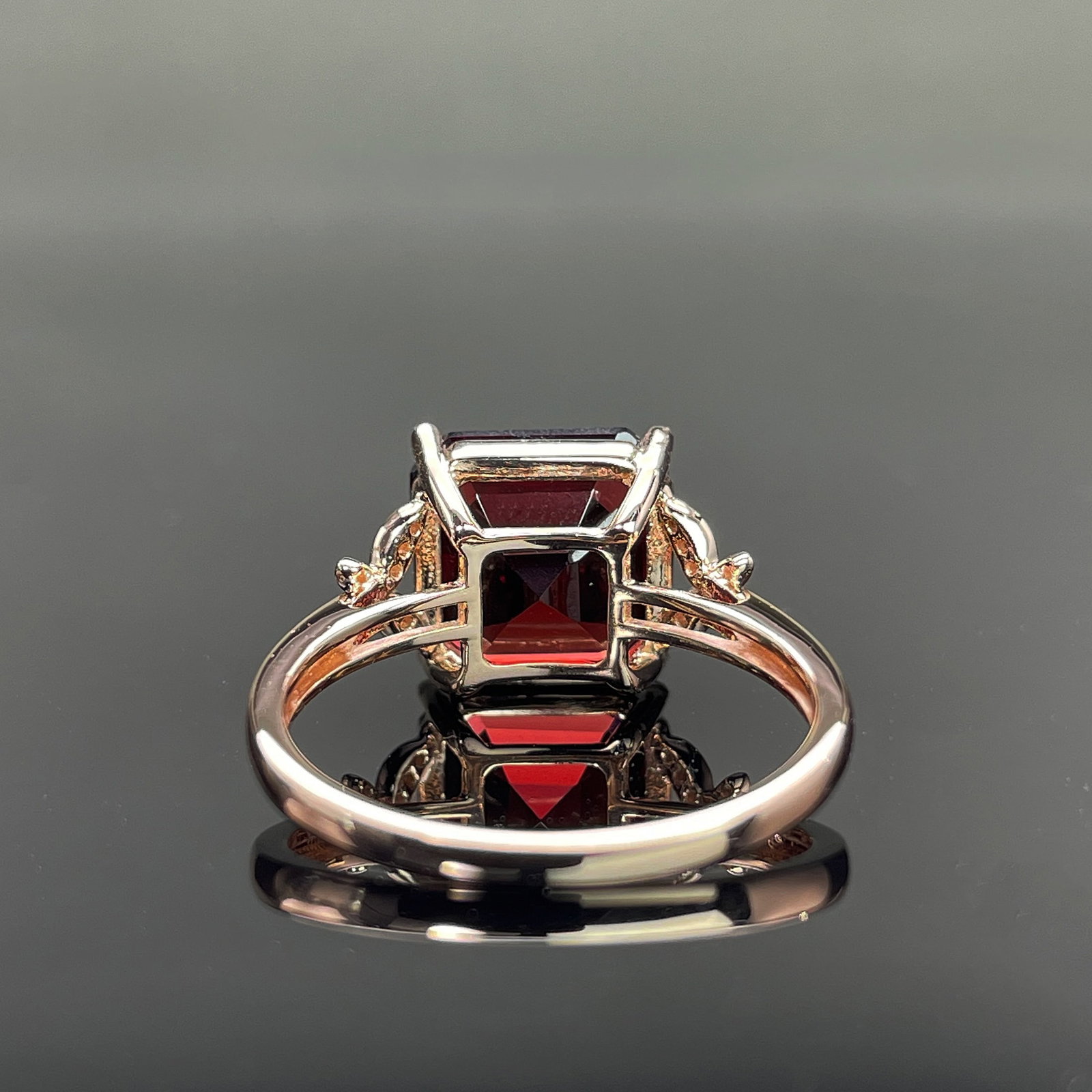 14k Gold 5.09 Ctw Natural Garnet & Diamond Ring - 4