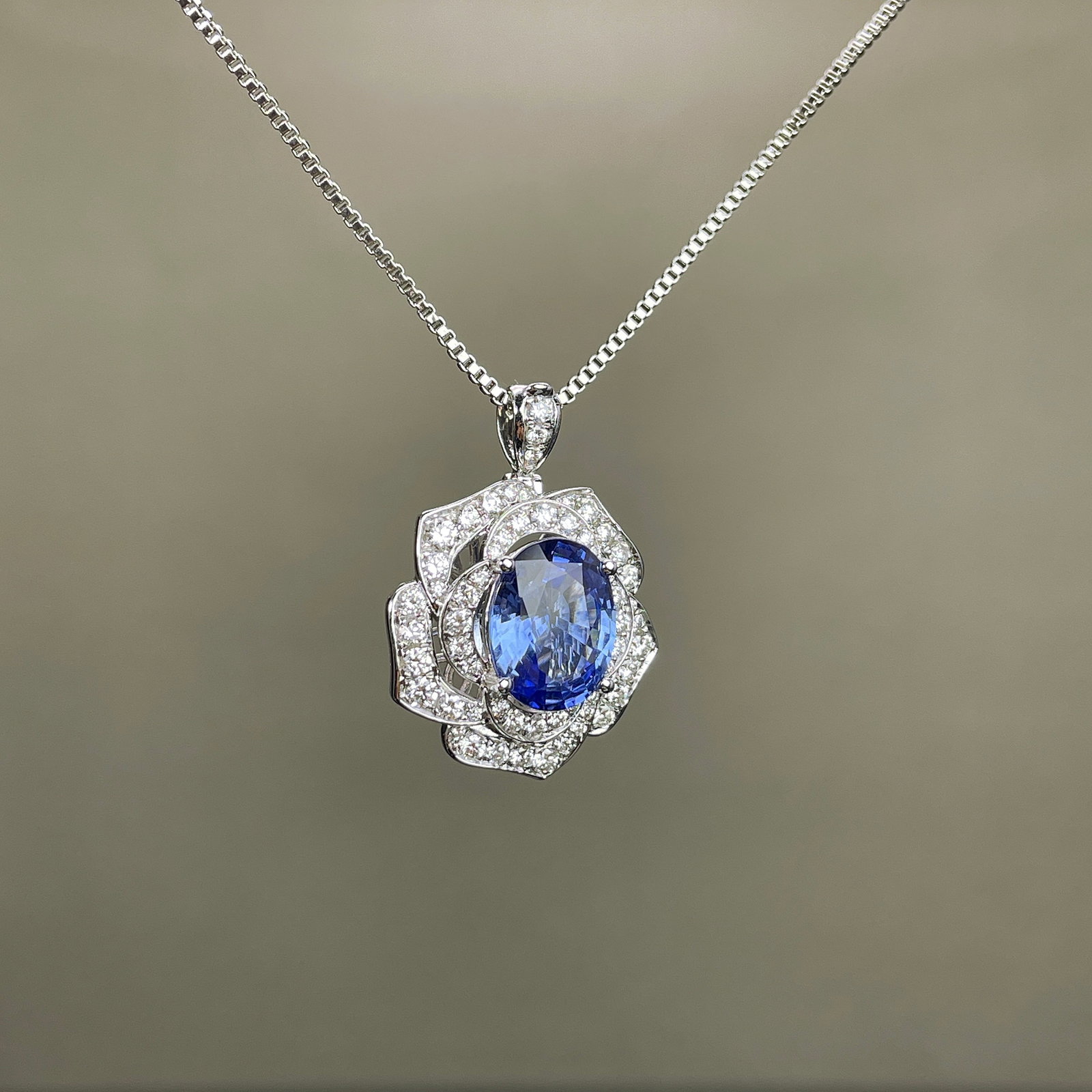 14k Gold 4.2 Ctw Natural Sapphire & Diamond & Flowers Ring/pendant( Without Chain ) - 8