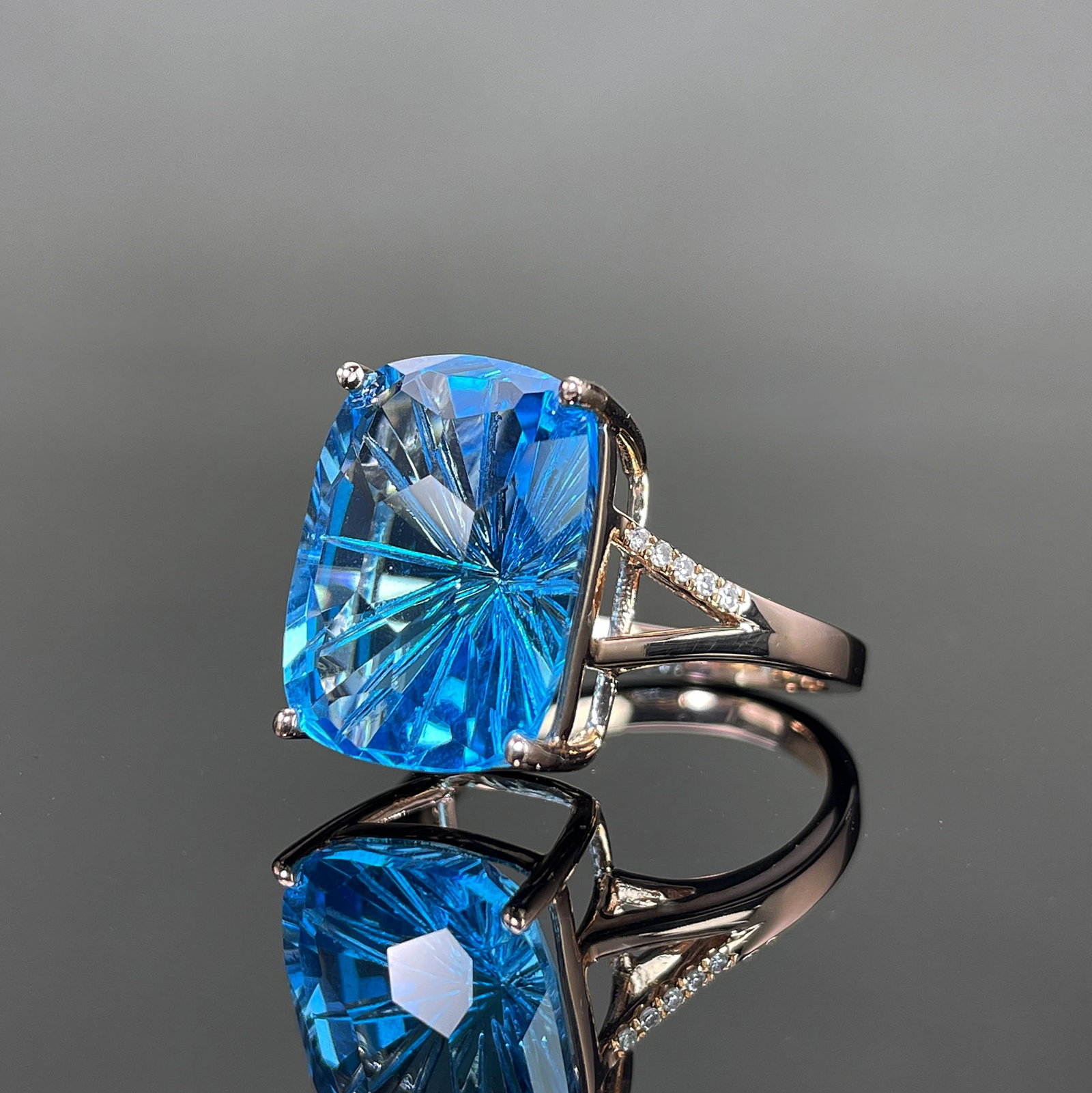 14k Gold 11.93 Ctw Natural Topaz & Diamond Ring - 2