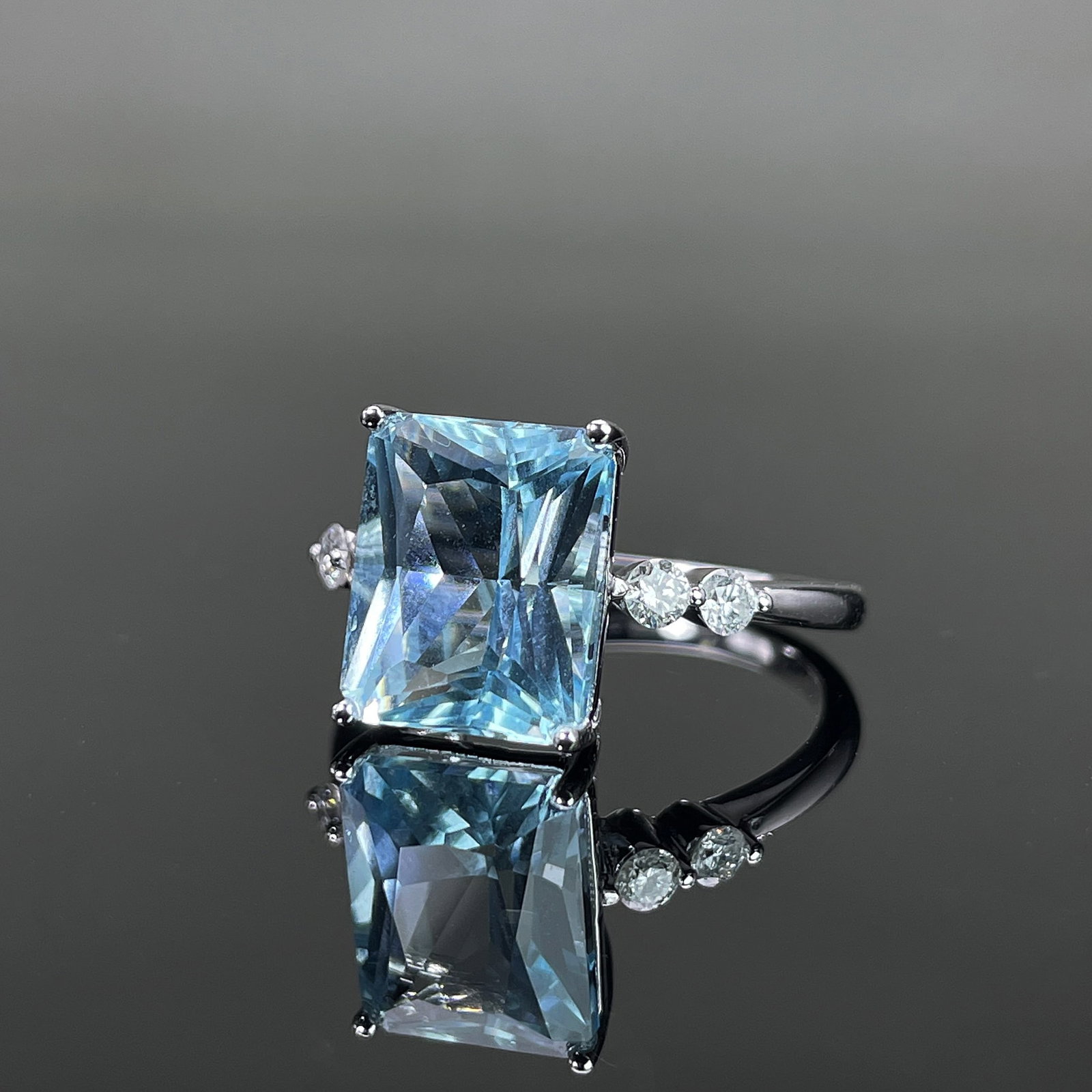 14k Gold 3.41 Ctw Natural Aquamarine & Diamond Ring - 2