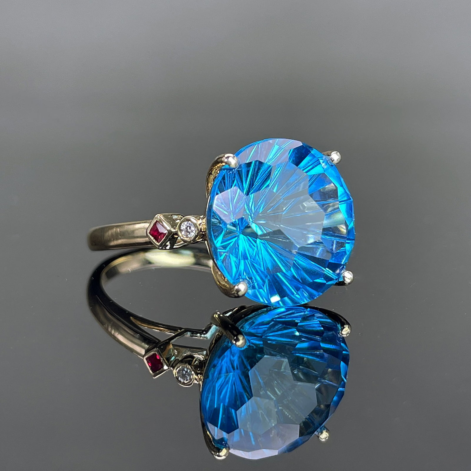 14k Gold 11.92 Ctw Natural Topaz & Diamond Ring - 3