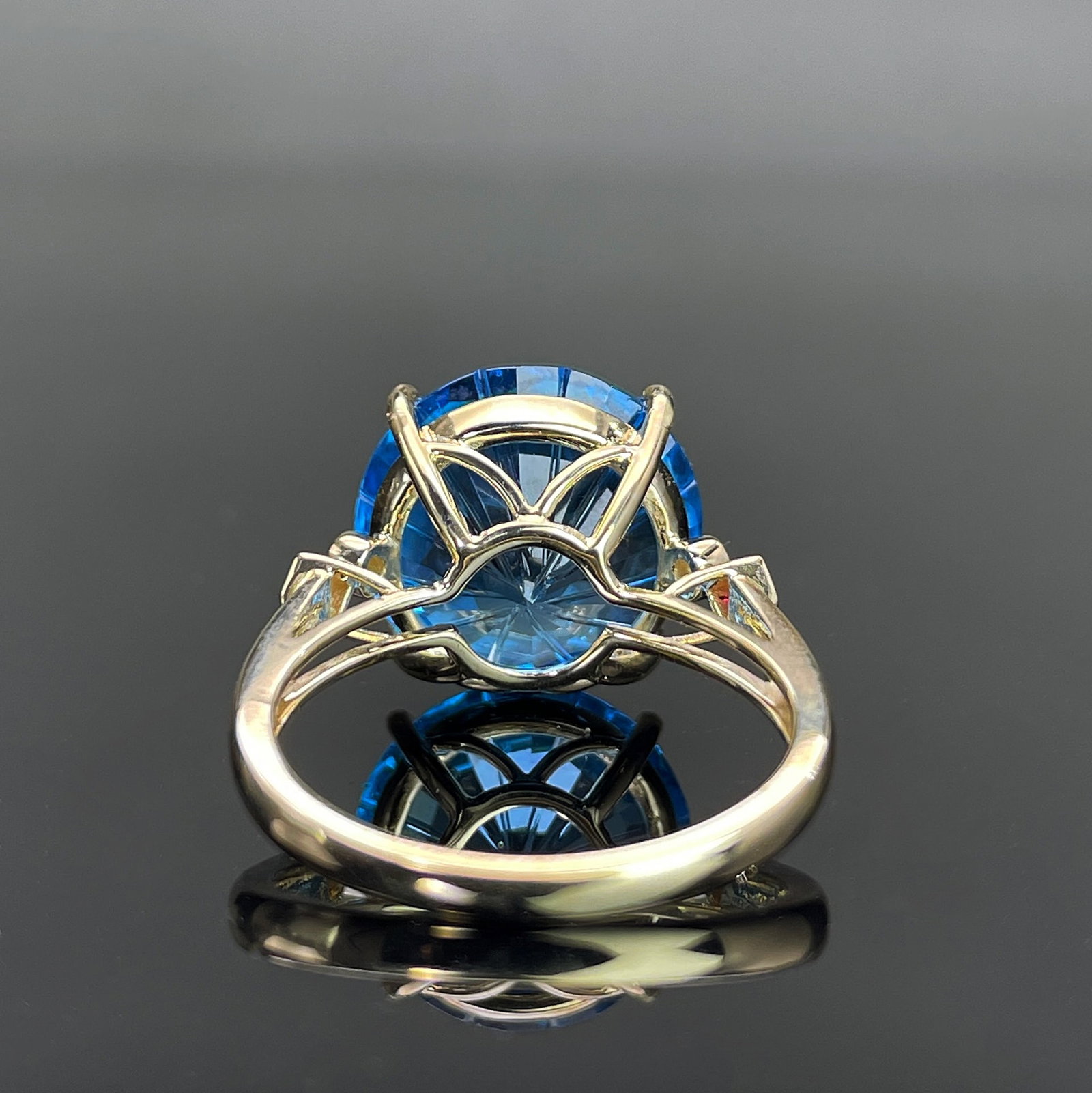 14k Gold 11.92 Ctw Natural Topaz & Diamond Ring - 4