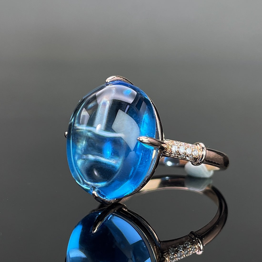 14k Gold 16.2 Ctw Natural Topaz & Diamond Ring - 2