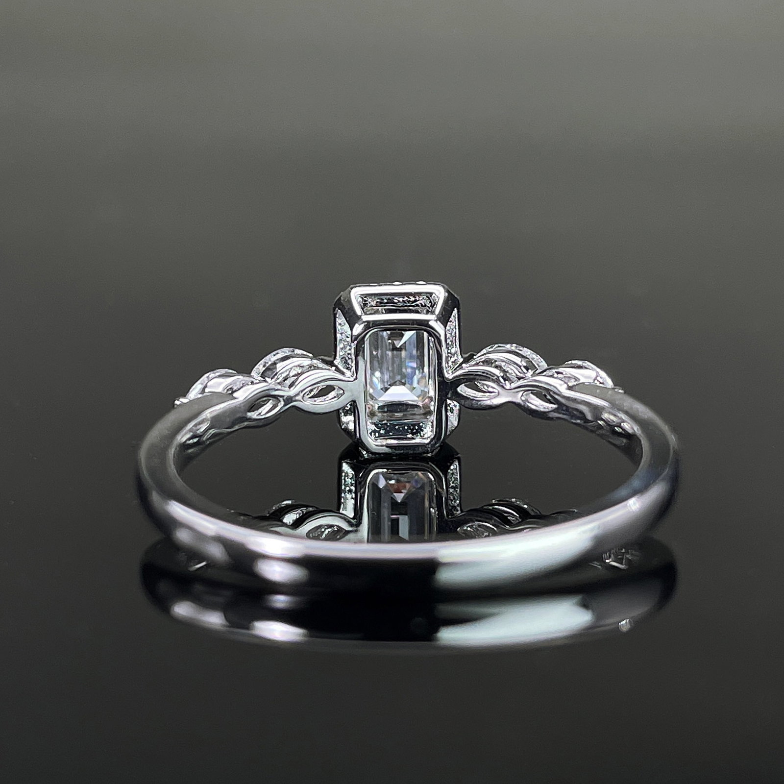 Gia Certified 14k Gold 0.78 Ctw Natural F Vs2 Emerald Diamond Ring - 4