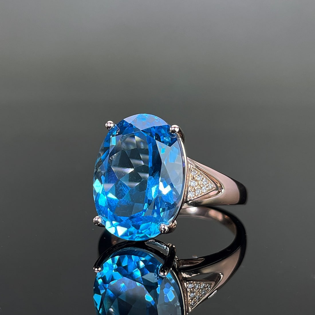 14k Gold 9.54 Ctw Natural Topaz & Diamond Ring - 2