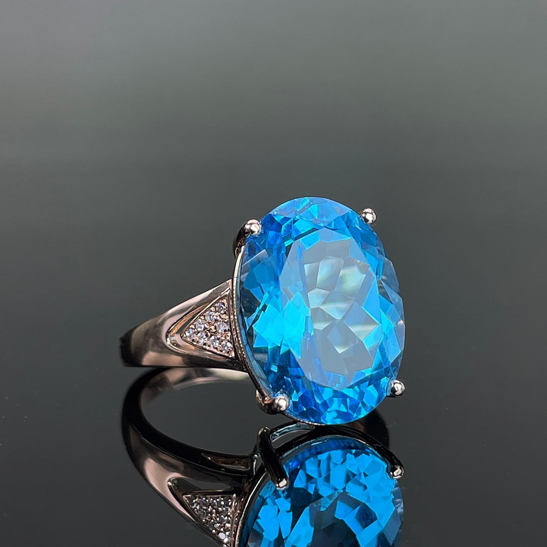 14k Gold 9.54 Ctw Natural Topaz & Diamond Ring - 3