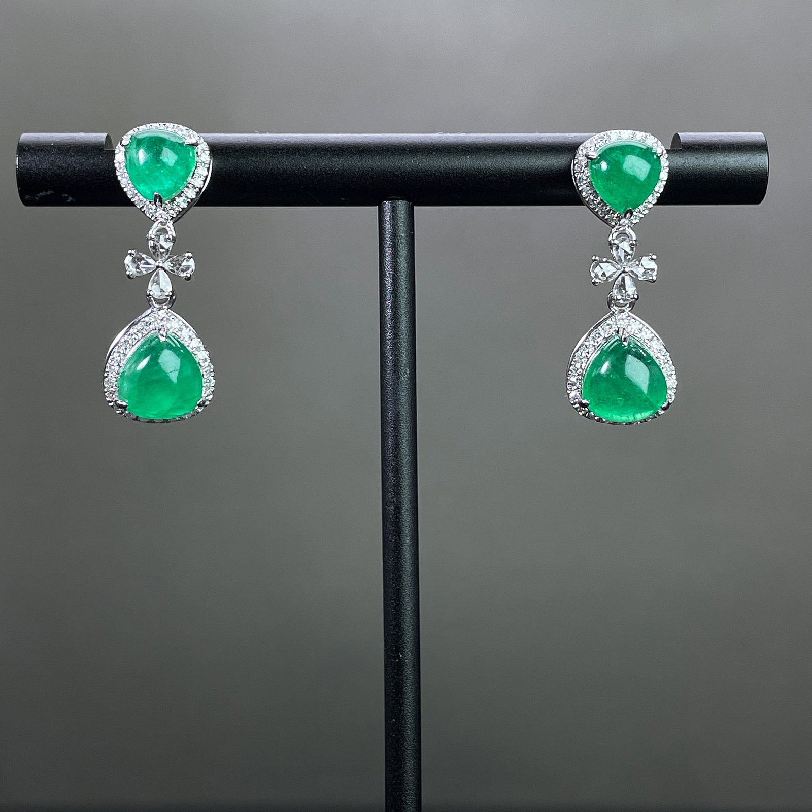 14k Gold 4.58 Ctw Natural Emerald & Diamond Earrings: Ref:231168100 // gold content:14k gold // main gemstone:emerald // shape:pear // carat weight:4. 1ct // color:green // treatment:natural // // adjacent gemstone 2 : diamond // shape:multiple // carat